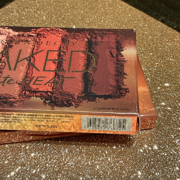 Urban Decay Naked Petite Heat Eyeshadow Palette - Picture 6 of 10